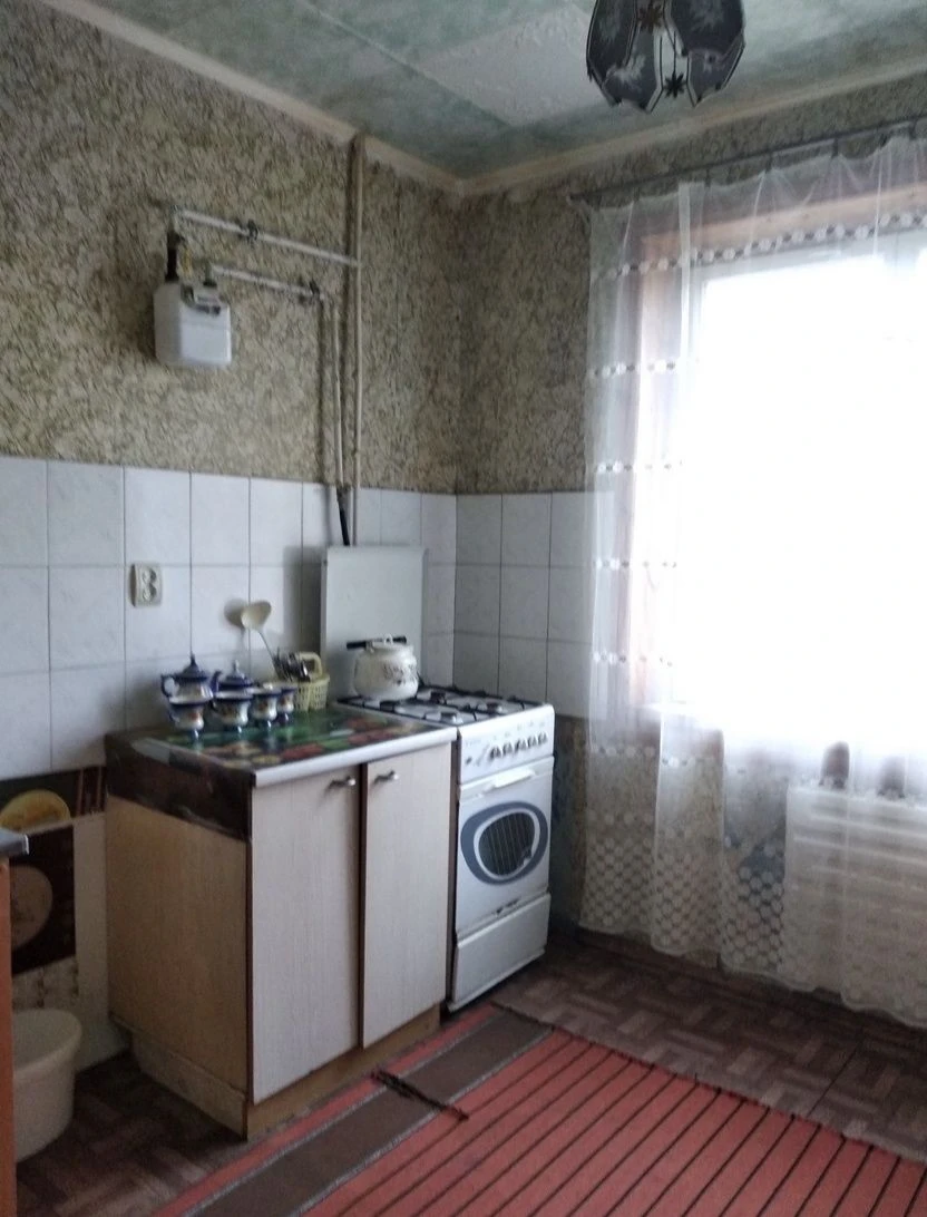 Sale. Three-room apartment. Left Bank