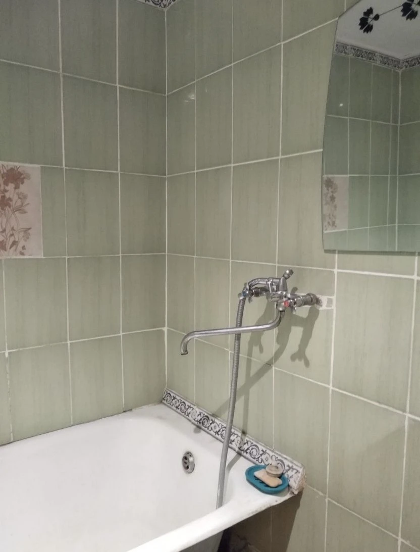 Sale. Three-room apartment. Left Bank