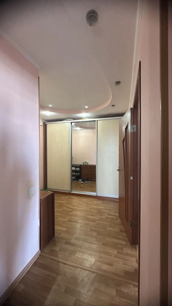 Продажа 2-комнатной квартиры с мебелью и техникой. Каменское, левый берег