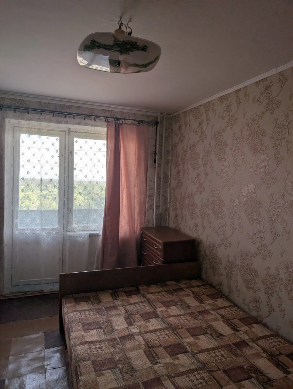 Продається комфортна 3-кімнатна квартира на Левому березі, 1-й мікрорайон