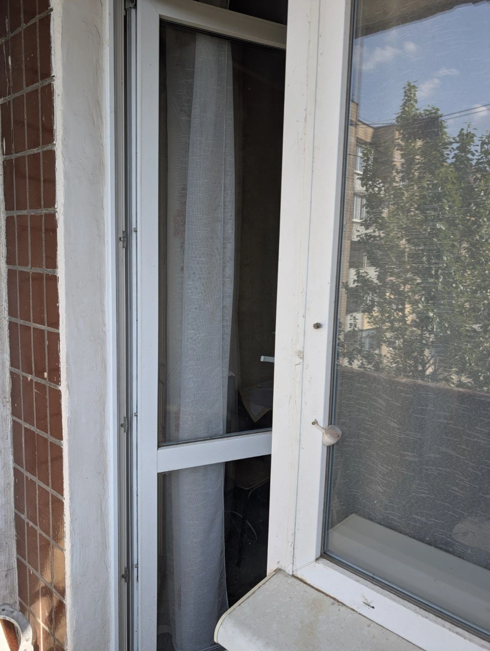Продається комфортна 3-кімнатна квартира на Левому березі, 1-й мікрорайон
