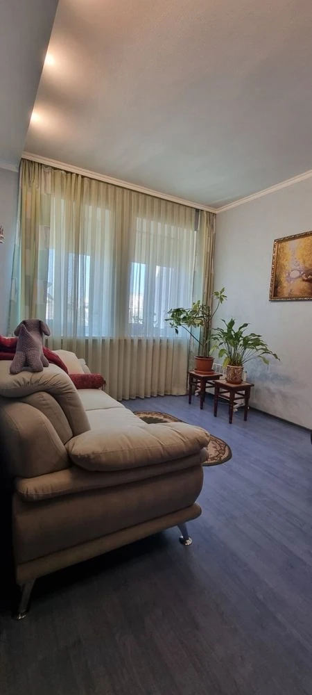 Sale of a 3-room apartment in the center of Kam'yanske SER