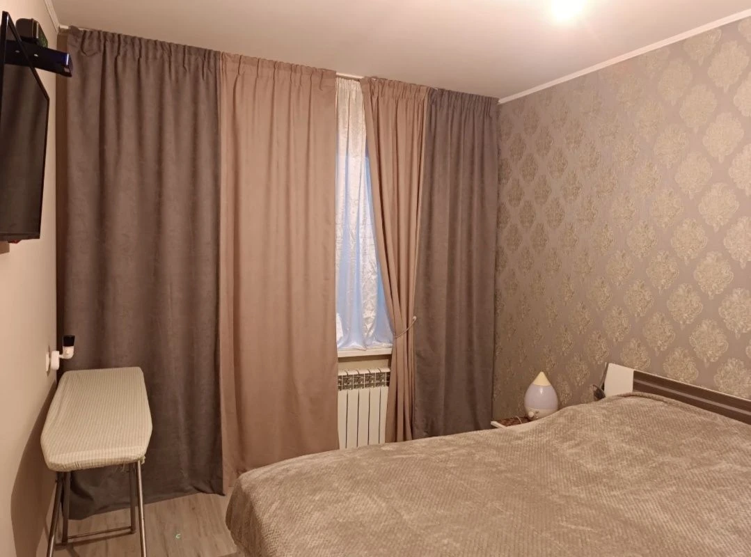 Продается просторная 3к квартира (р-н Зари)