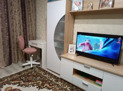 Продается просторная 3к квартира (р-н Зари)