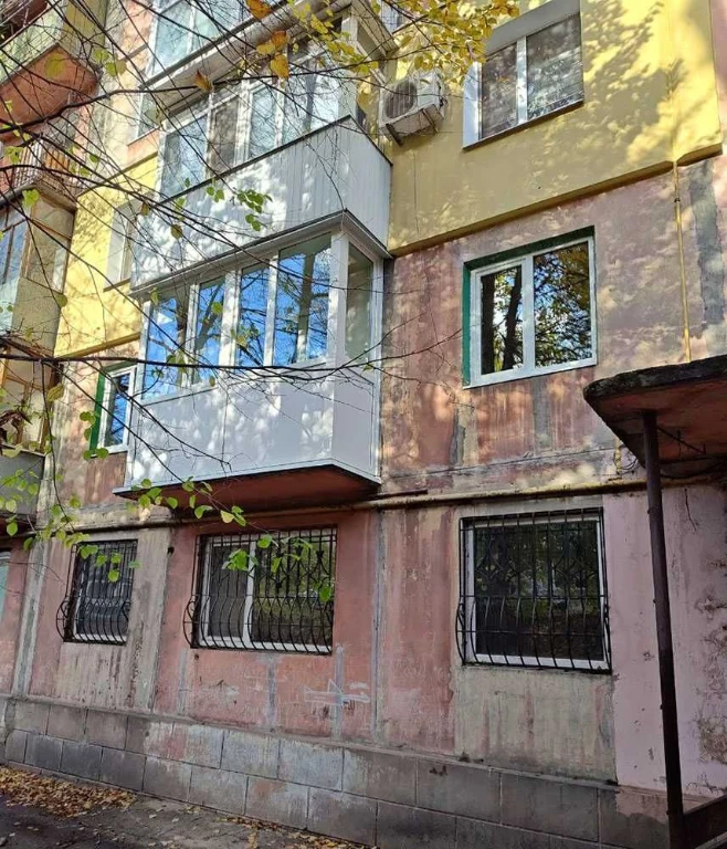 Продам 3 ком. кв 2/5 пов. дома в центрі міста