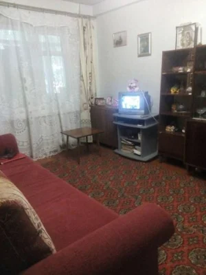 Продам 3 ком. кв 2/5 пов. дома в центрі міста