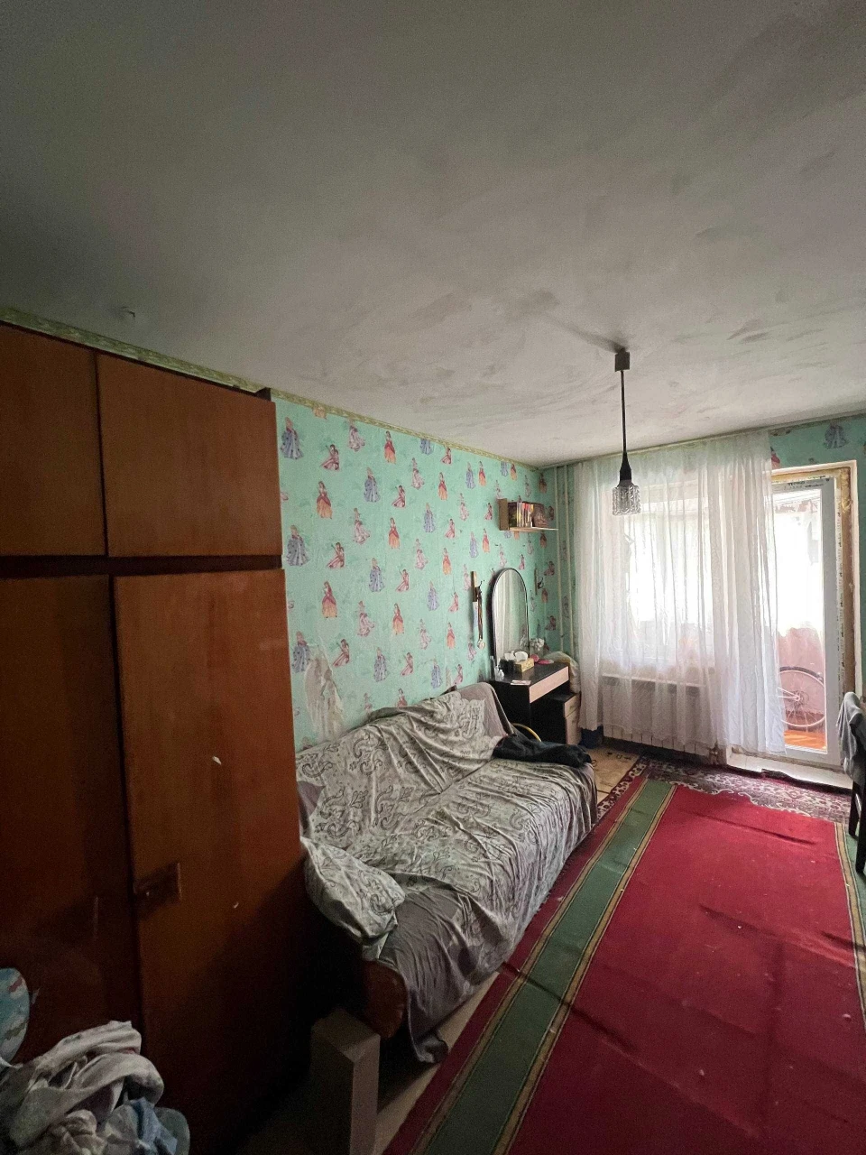 Продається 4-кімнатна квартира на Лівому березі (1-й мікрорайон), Кам'я