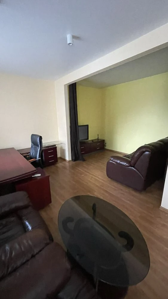Продам 5 кімнатну квартиру в Центрі міста