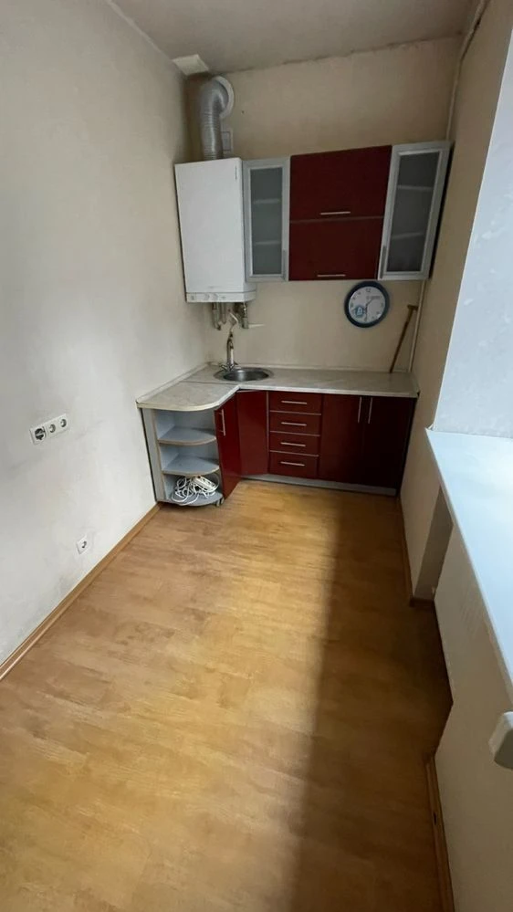 Продам 5 кімнатну квартиру в Центрі міста