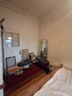 For Sale: 3-bedroom Stalinist apartment in the city center, Kovlechya Street