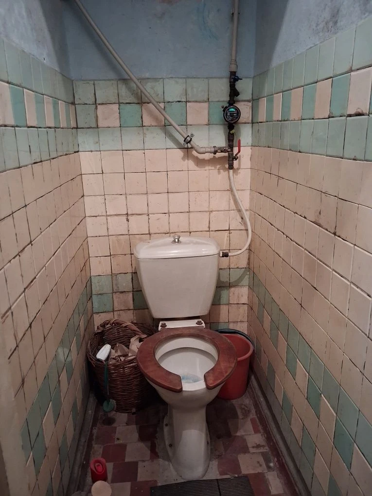 For Sale: 3-bedroom Stalinist apartment in the city center, Kovlechya Street