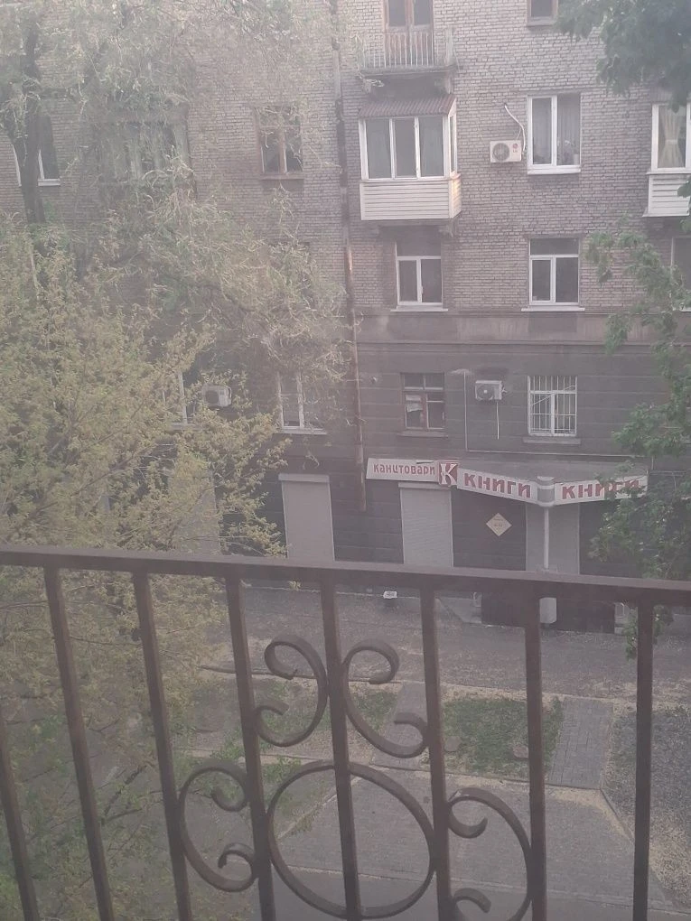 For Sale: 3-bedroom Stalinist apartment in the city center, Kovlechya Street