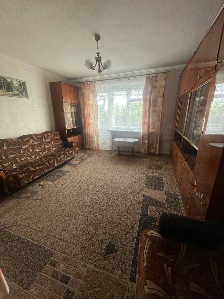 Продажа 3 комнатной квартиры с раздельными комнатами, в кирп
