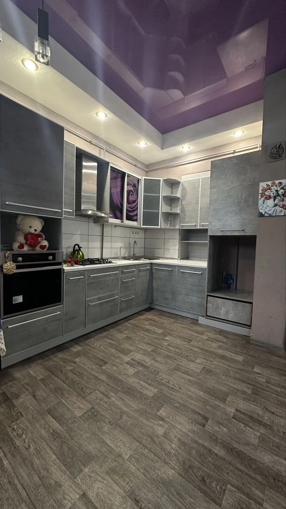 Sale of 2-room apartment in a Stalinist building, near the center, Kam'yanskoe.