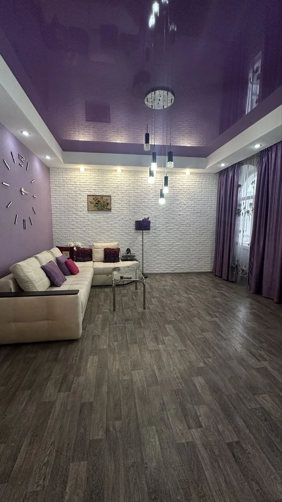 Sale of 2-room apartment in a Stalinist building, near the center, Kam'yanskoe.