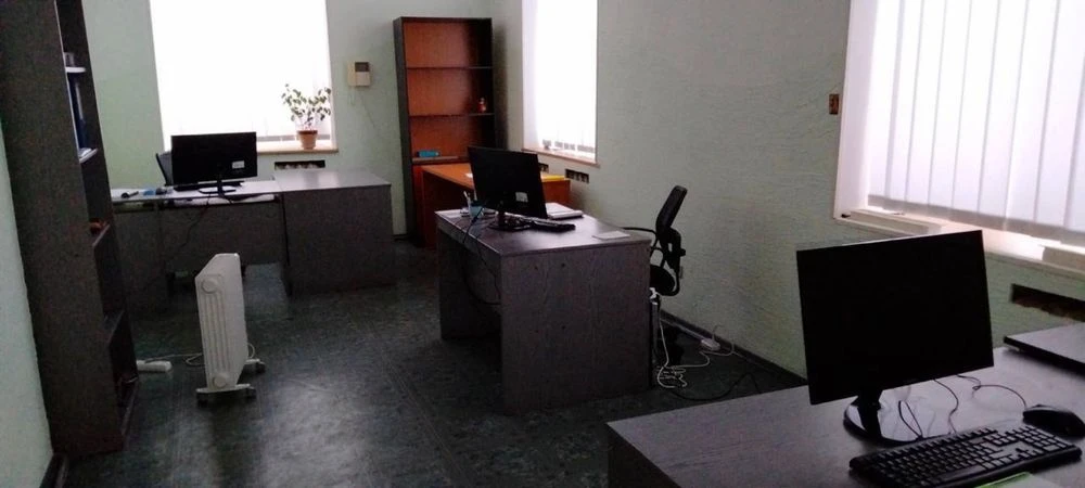Sale of 2-room apartment, basement floor. NEGOTIABLE!