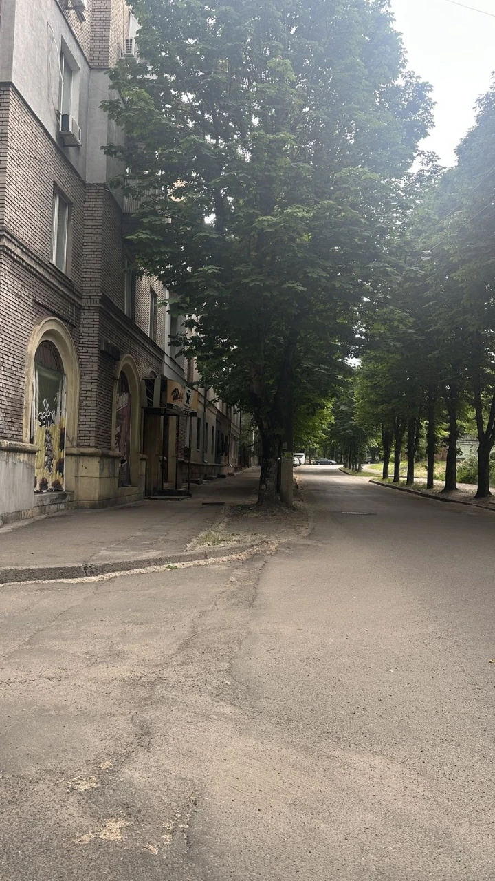 Sale of 2-room apartment, basement floor. NEGOTIABLE!