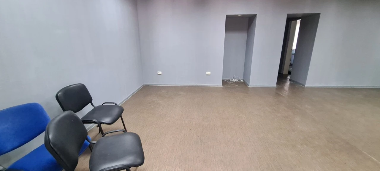 For Sale: 3-bedroom apartment in the center of T. Shevchenko, near an office or store, 66 sq.m.