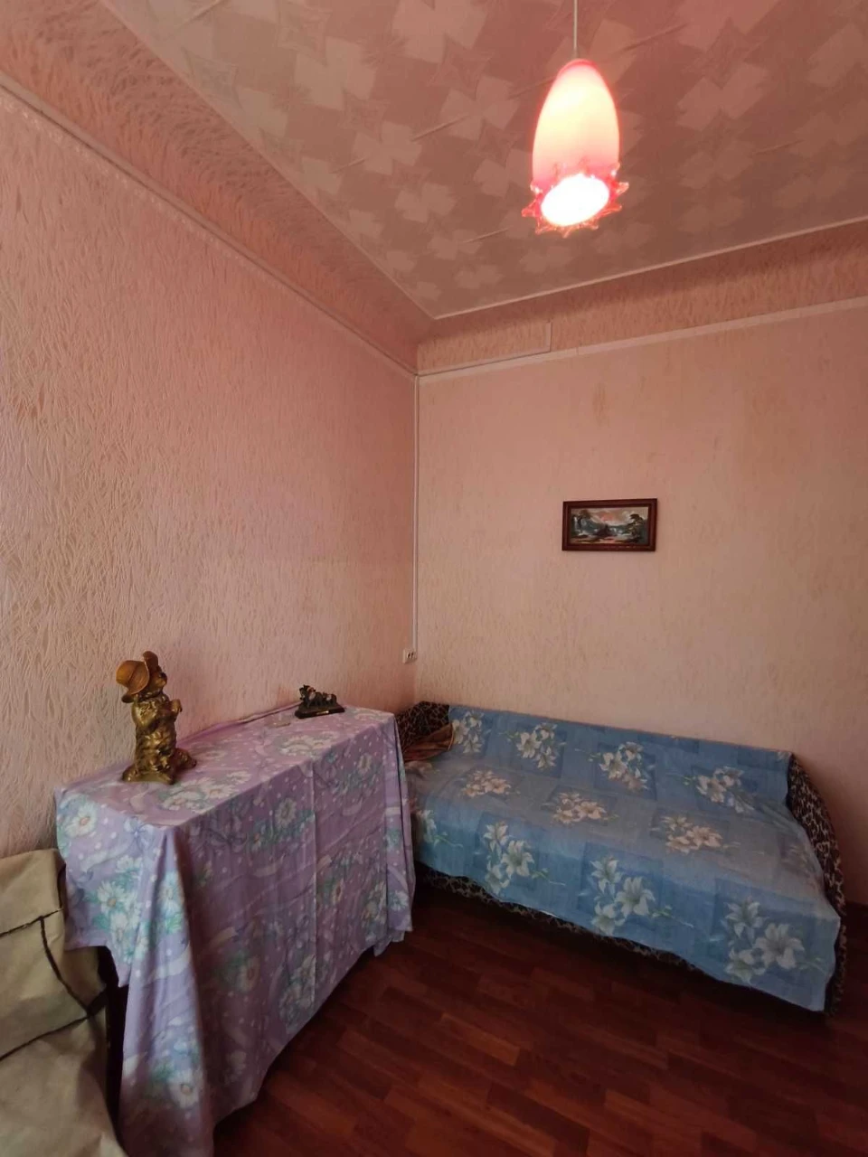 Продається двокімнатна квартира на правому березі