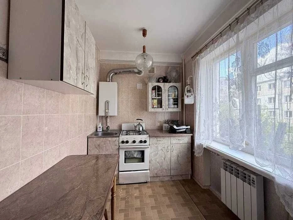 Продаж 3-кімнатній квартири в АО, 3/5, меблі та техніка, СОЦМІСТО- Юліана