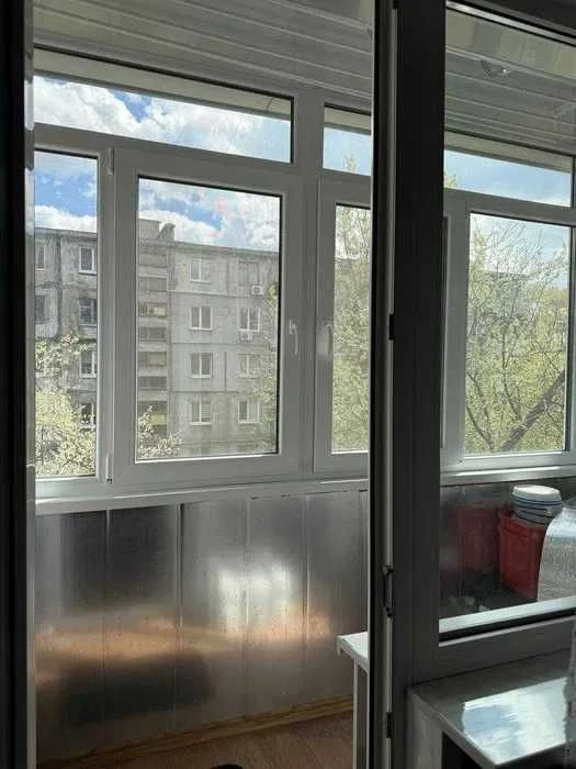 Продаж 3-кімнатній квартири в АО, 3/5, меблі та техніка, СОЦМІСТО- Юліана