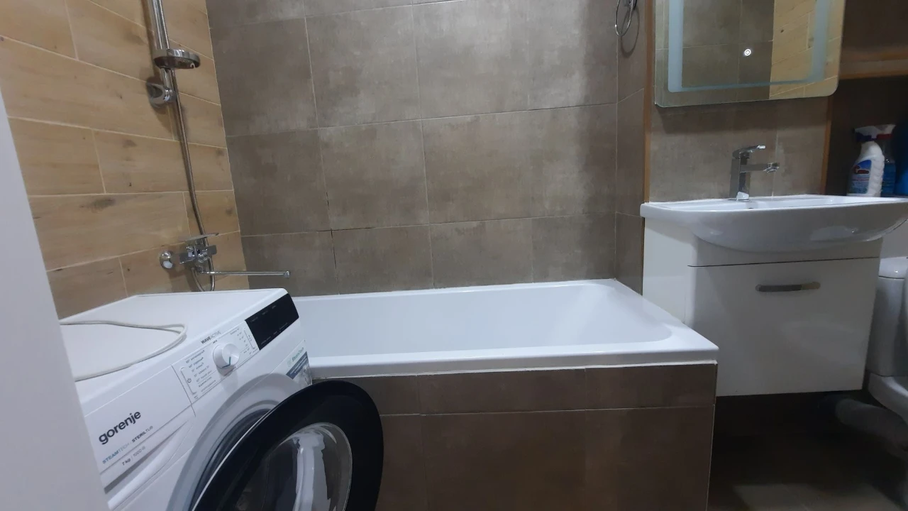 Selling 2-room apartment according to Certificate, Central location with a beautiful square view