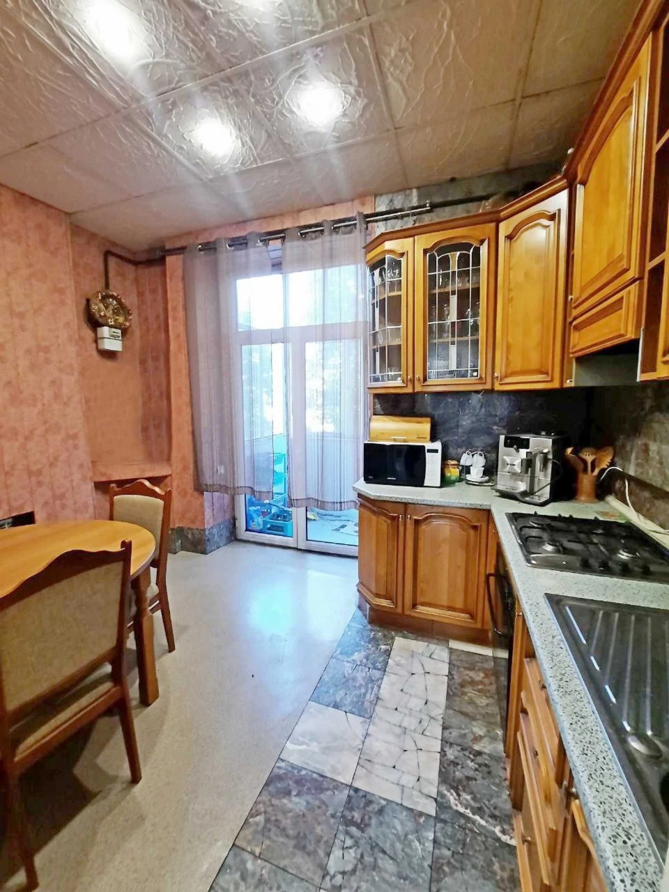 Продається 3-кімнатна квартира з ваучерним сертифікатом, меблі, техніка, Парк, Цум