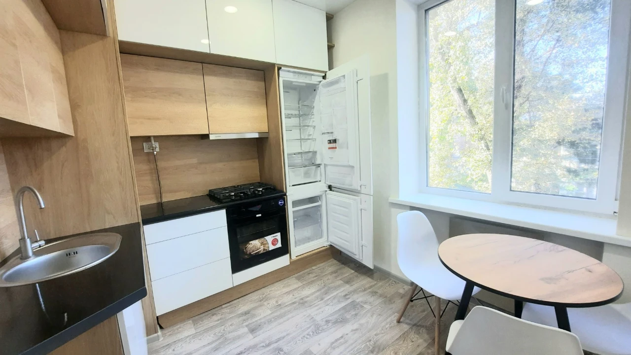 Продаж 2-кімнатна квартира (Центр, Сталінська)