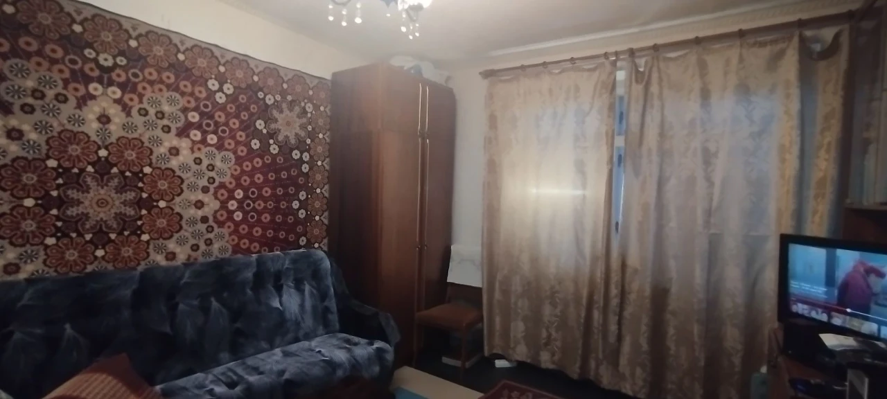 Однокімнатна квартира в цегляному будинку