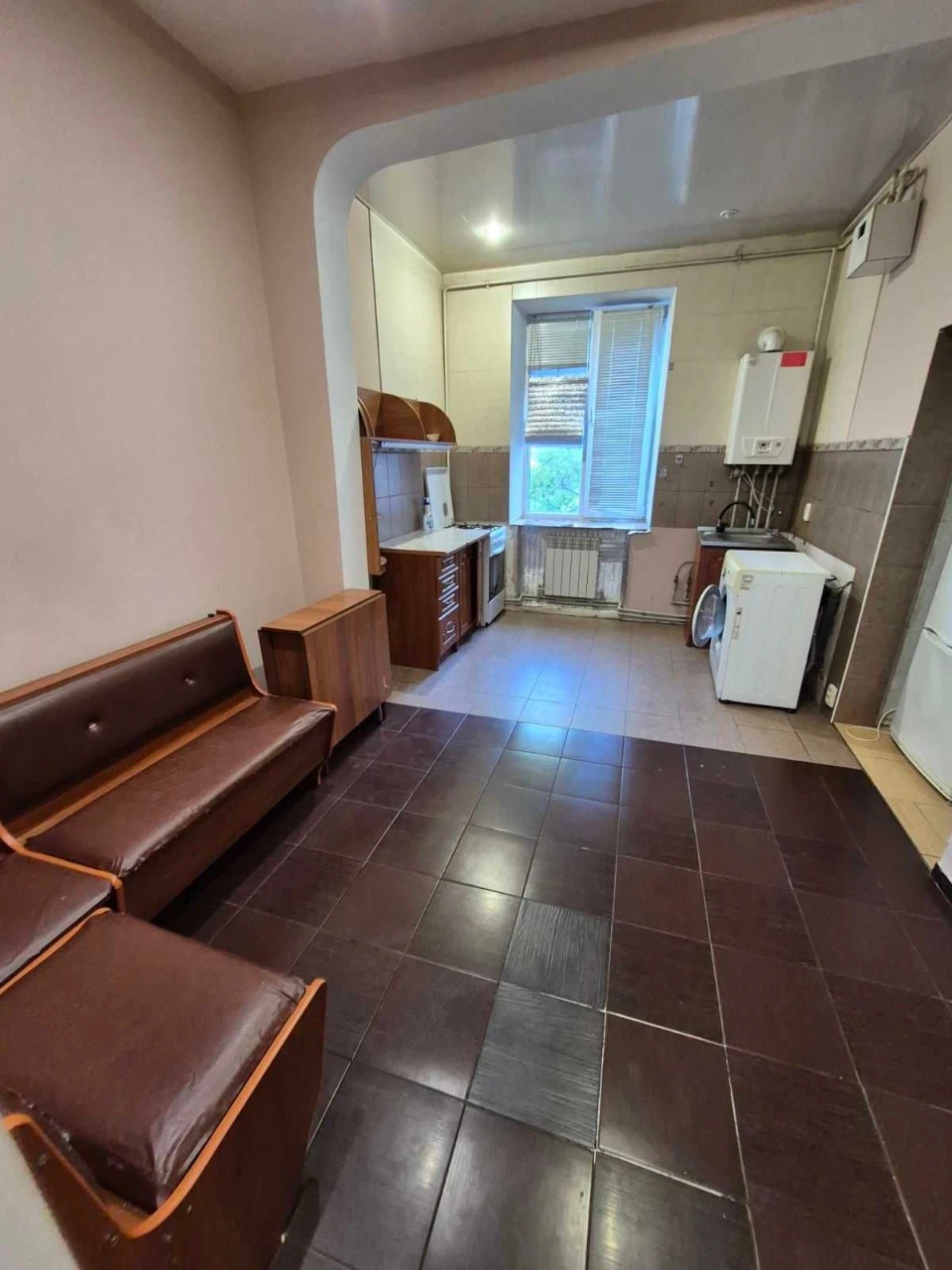 For sale 2-room apartment with GAS/OHEAT in the center