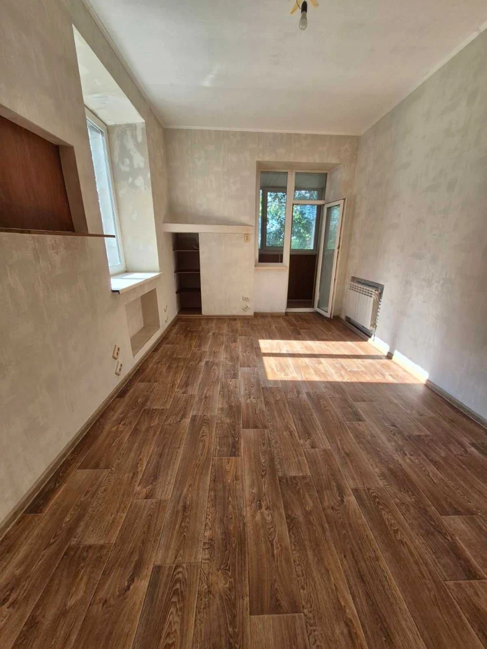 For sale 2-room apartment with GAS/OHEAT in the center