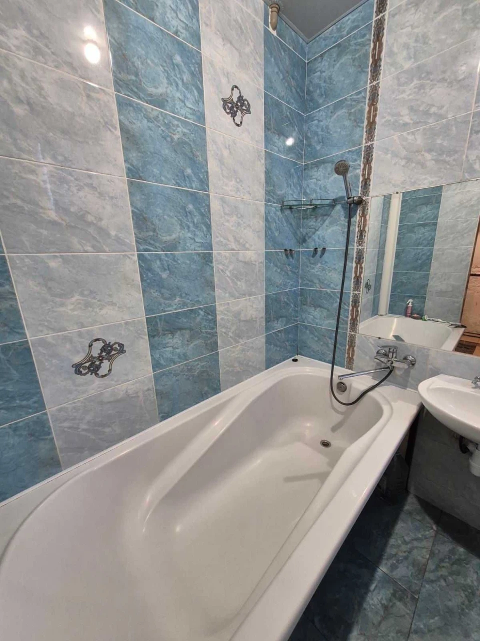 For sale 2-room apartment with GAS/OHEAT in the center