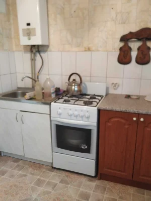 FOR SALE: Fully furnished 2-room apartment in a courtyard, B. Khmelnytsky Street (A)