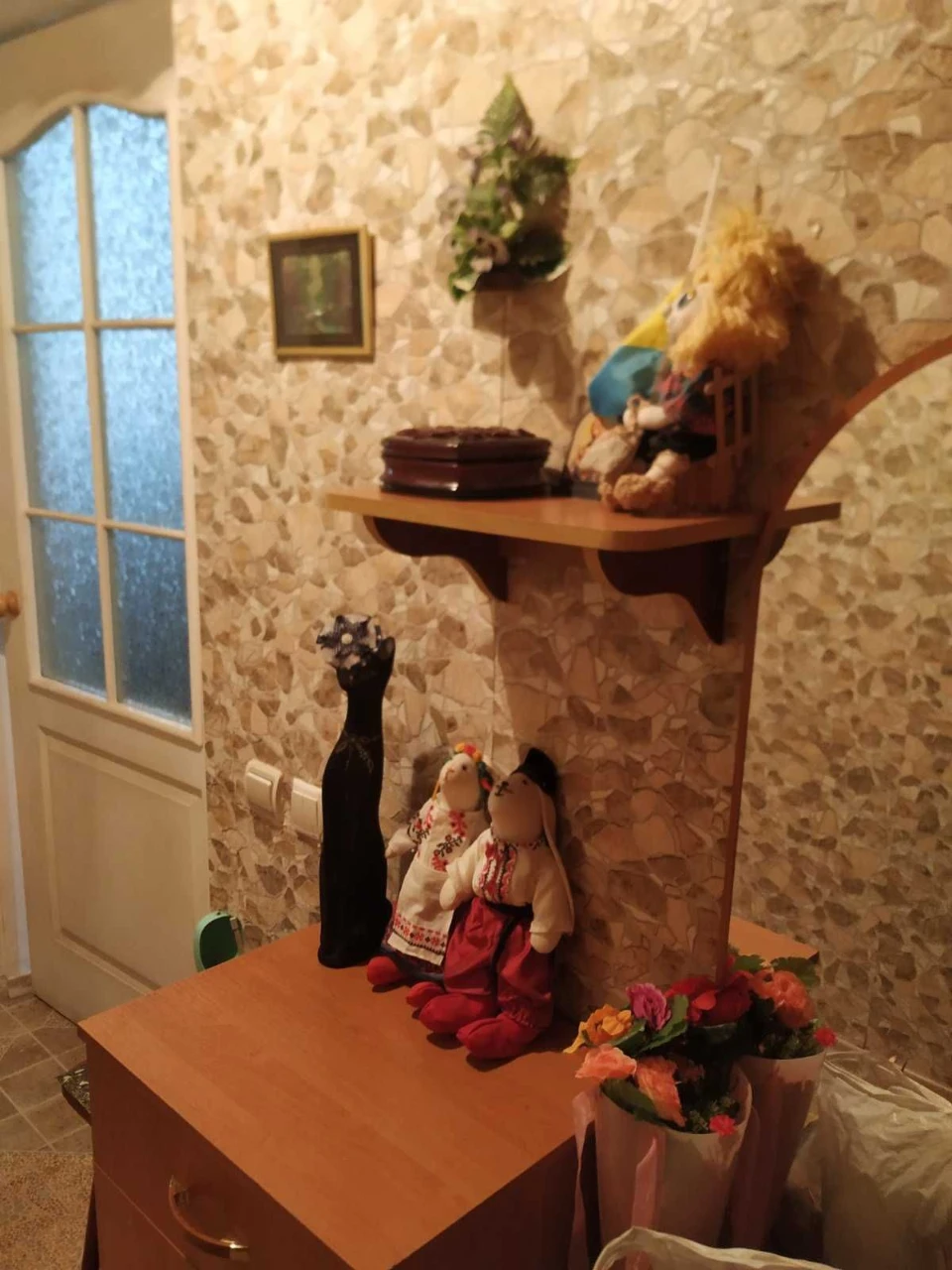 FOR SALE: Fully furnished 2-room apartment in a courtyard, B. Khmelnytsky Street (A)