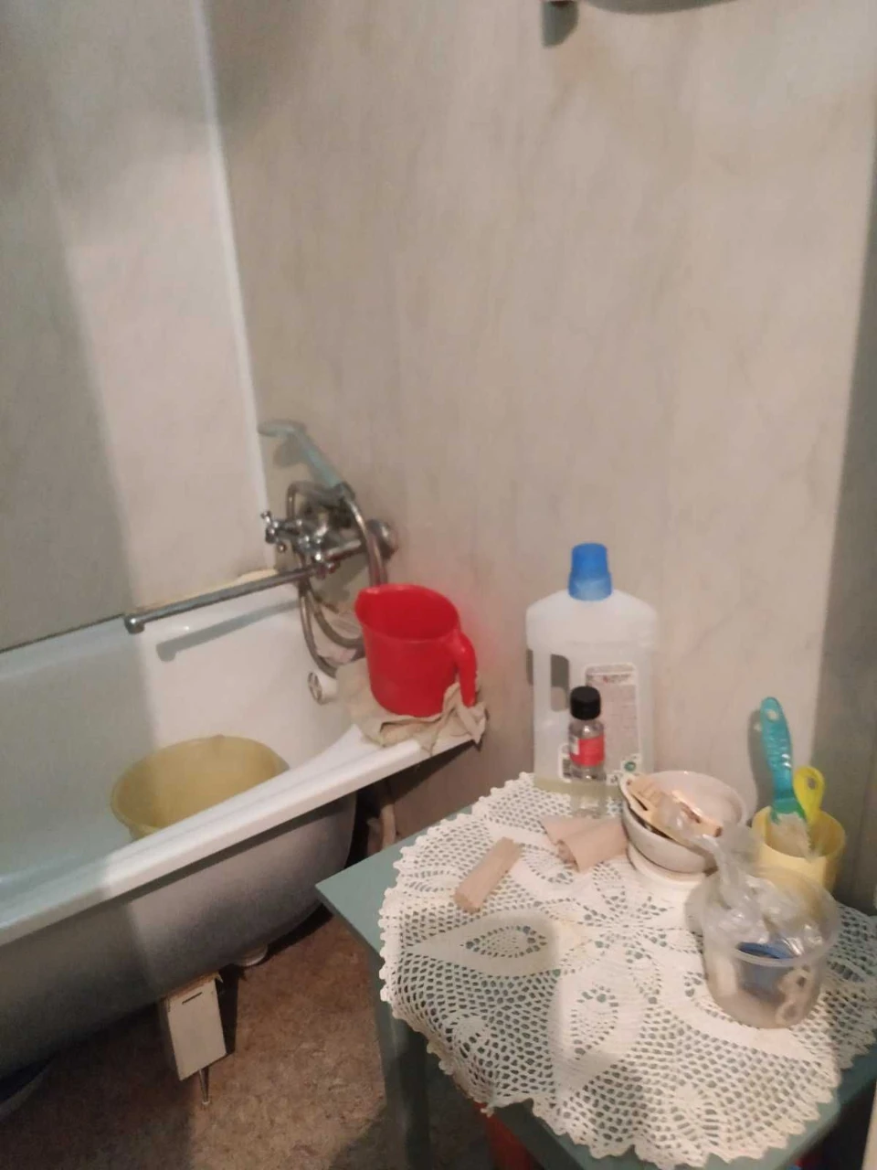 FOR SALE: Fully furnished 2-room apartment in a courtyard, B. Khmelnytsky Street (A)