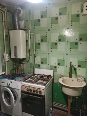 For Sale: Three-Room Apartment on Malofeyeva Street