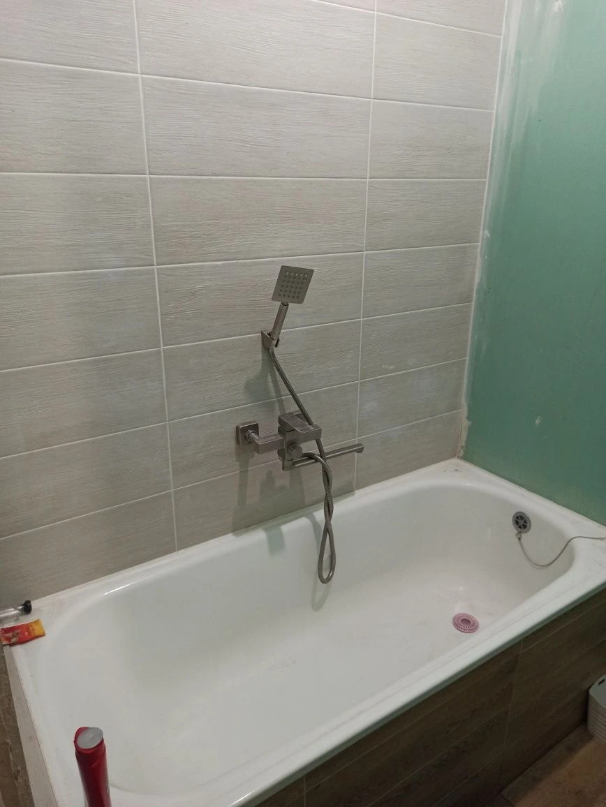 For Sale: Three-Room Apartment on Malofeyeva Street