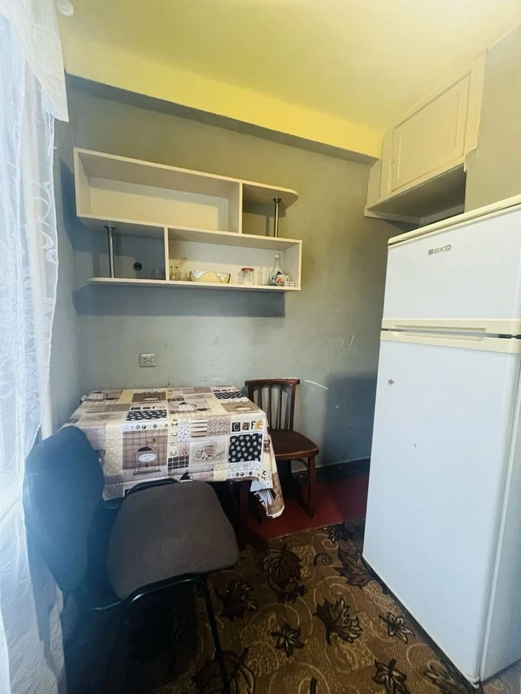 Продам 2-комнатную квартиру, распашонка, район Украины