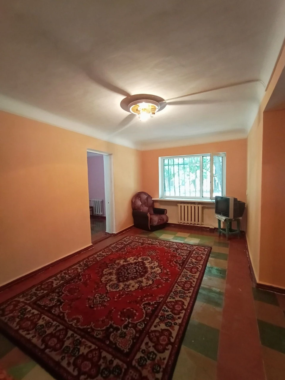Продам світлу і теплу 2-кімн.квартиру