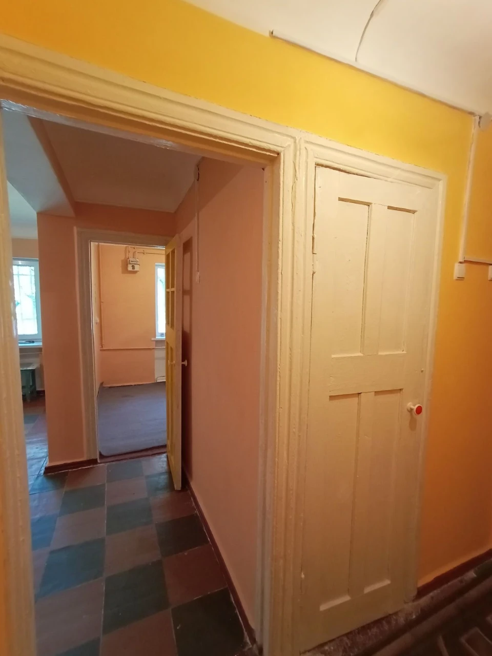 Продам світлу і теплу 2-кімн.квартиру