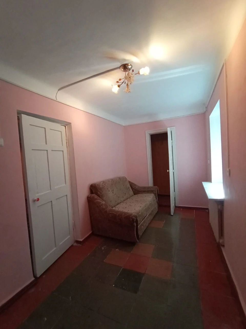 Продам світлу і теплу 2-кімн.квартиру