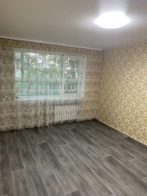 For Sale: 2-room apartment in the Ukraine district