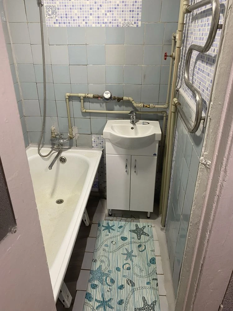 For Sale: 2-room apartment in the Ukraine district