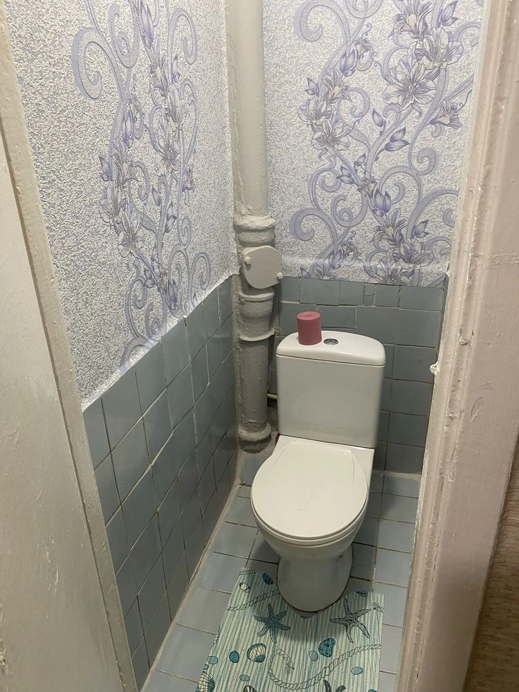For Sale: 2-room apartment in the Ukraine district