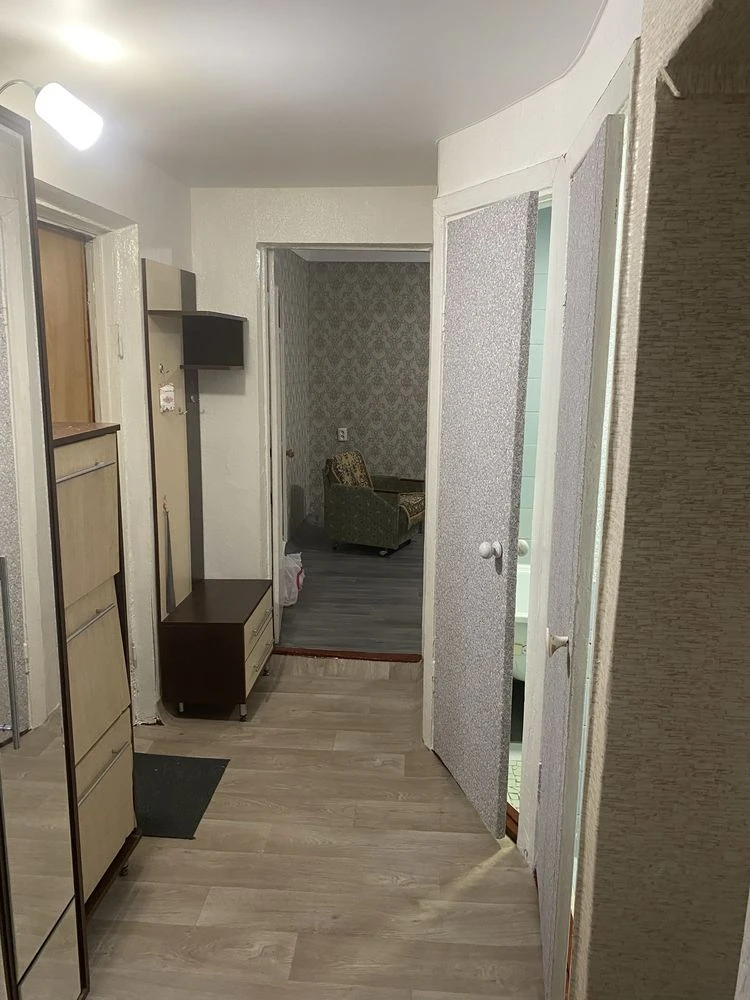 For Sale: 2-room apartment in the Ukraine district