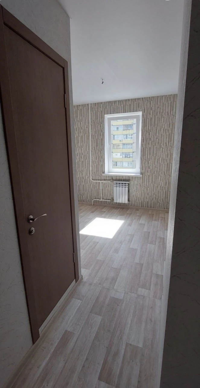 Продається 2-кімнатна квартира з ремонтом на Левому березі, 11-й мікрорайон.