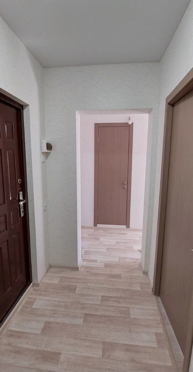 Продається 2-кімнатна квартира з ремонтом на Левому березі, 11-й мікрорайон.