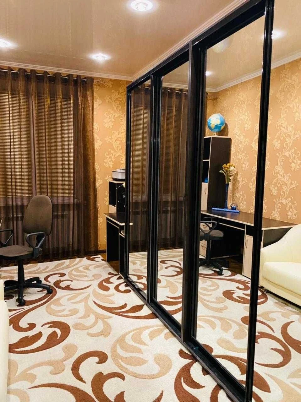 4-room apartment on G. Romanova Center
