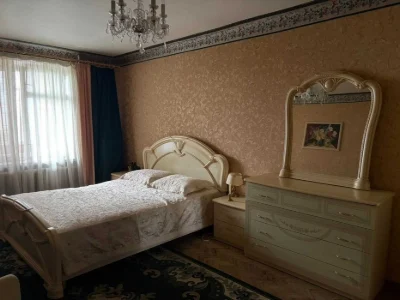 3-room apartment for sale Pechersk Boulevard Mykola Mikhnivs