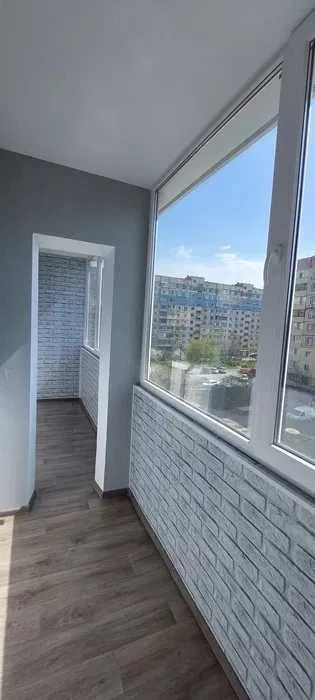 Продам 2-кімнатну квартиру. 11 мікрорайон. Лівий берег.